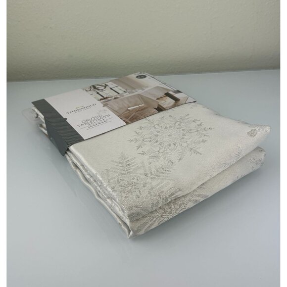 Threshold Oblong Tablecloth Snowflake Holiday Winter Christmas Cream Elegant - Picture 10 of 15